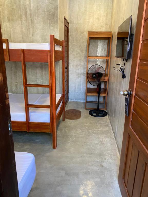 Kuchyň nebo kuchyňský kout v ubytování RL Harbor Inn