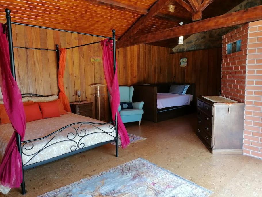 Postel nebo postele na pokoji v ubytování Country House - Hippie Garden