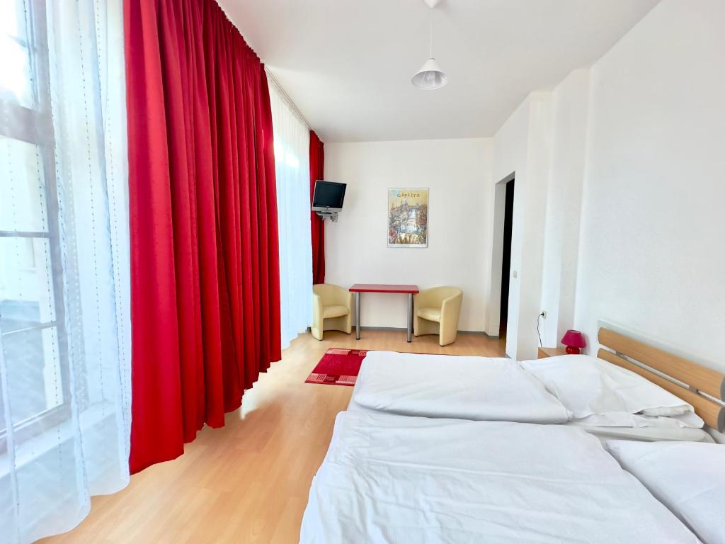 Picobello Pension - Triple Room
