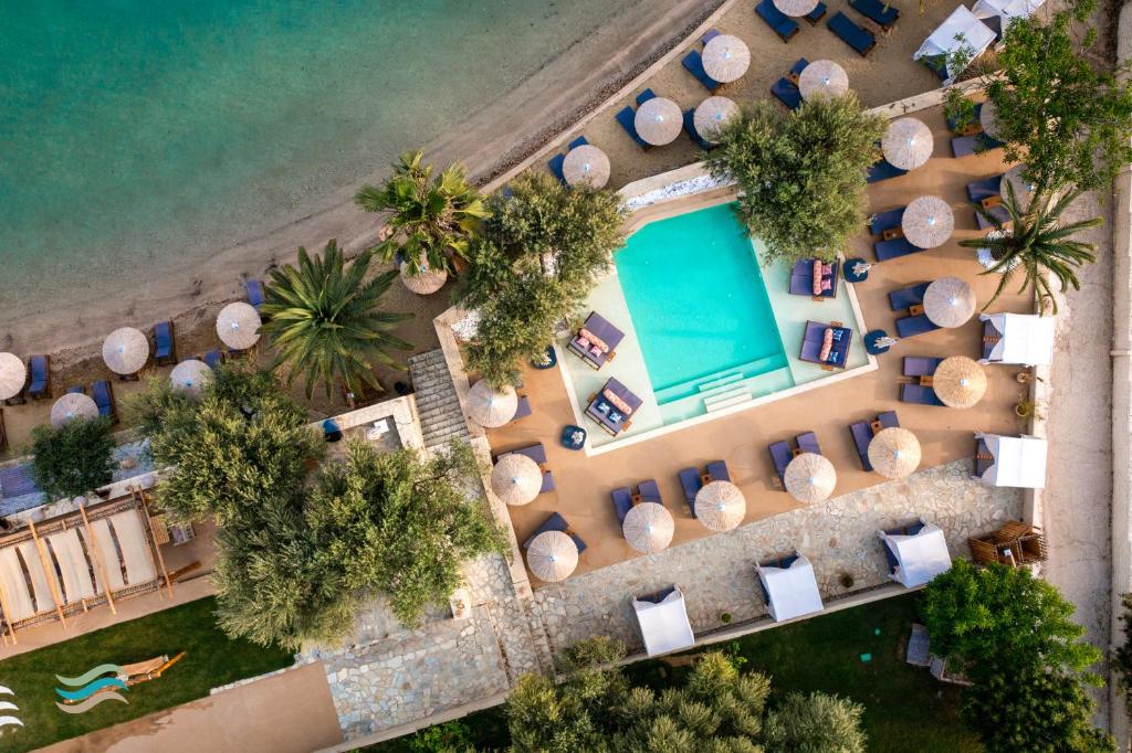 Bazén v ubytování Plataria Seaside Resort nebo v jeho okolí