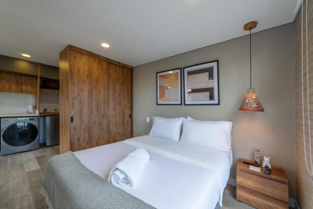 Postel nebo postele na pokoji v ubytování Classy Loft in Pasadena