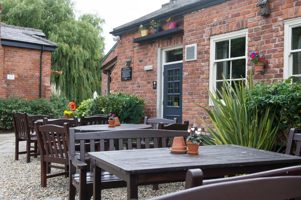 The Cheshire Cat by Innkeeper's Collection - Resim 32