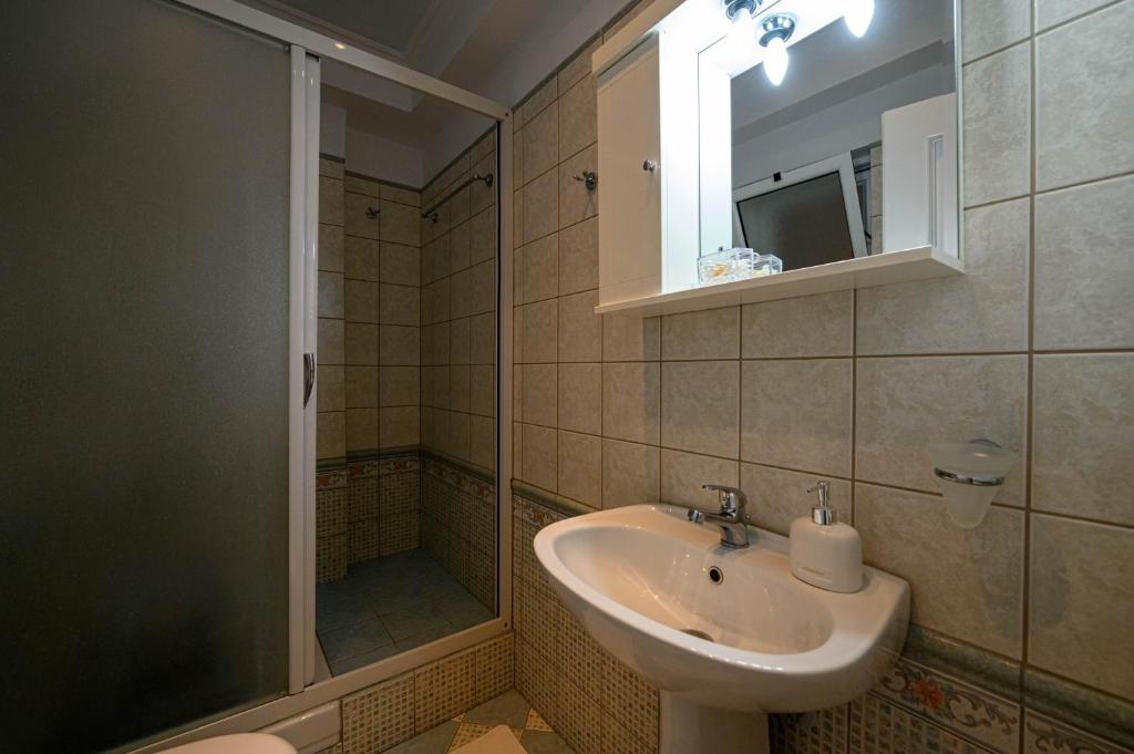 Koupelna v ubytování Marine Luxury Apartment Kalamata