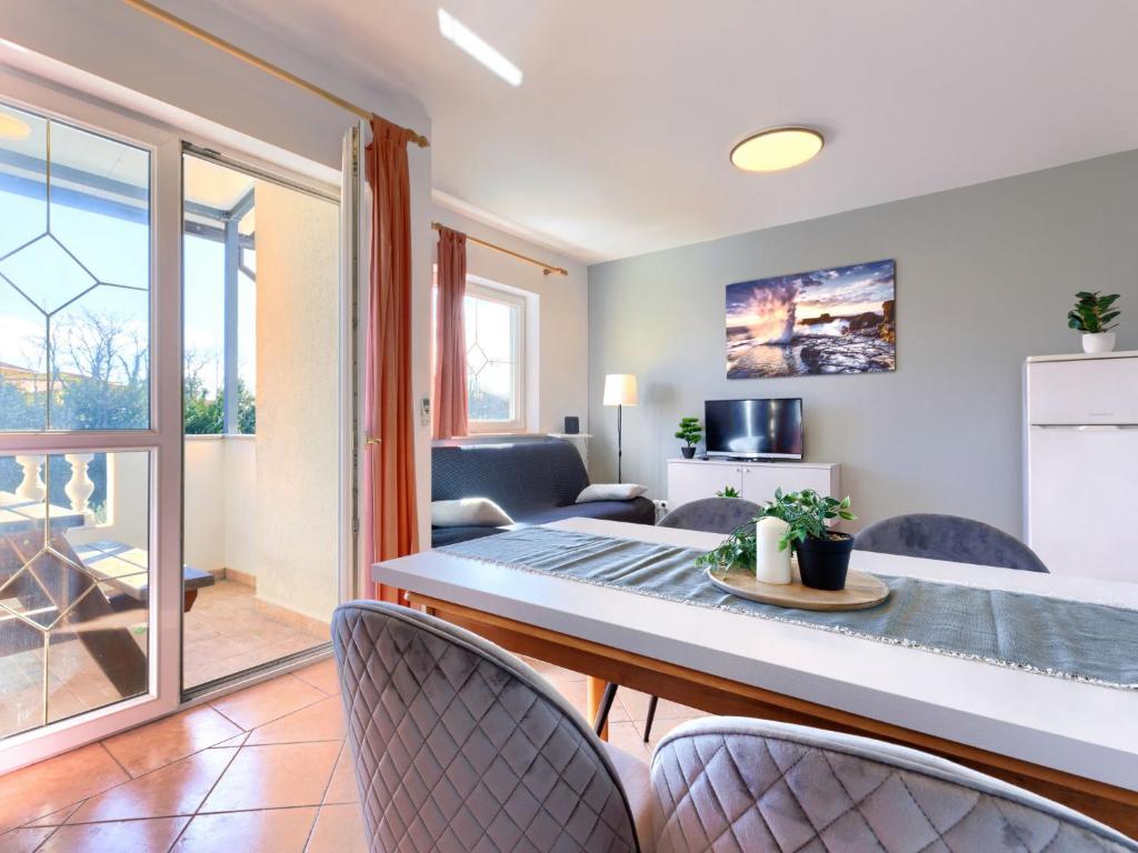 Kuchnia lub aneks kuchenny w obiekcie Apartment Gordana-2 by Interhome
