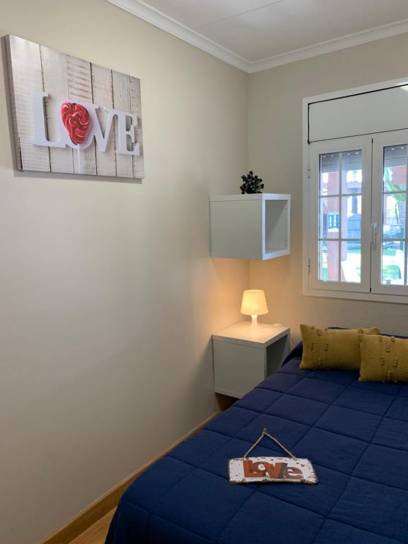 Posteľ alebo postele v izbe v ubytovaní Casa de sueños Benasha con piscina, zona infantil y parking privado