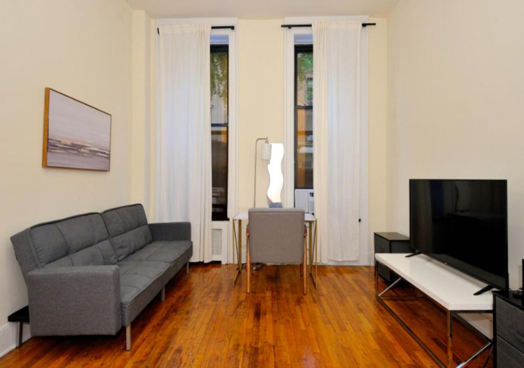 رزرو هتل و هاستل، مجلل 2 BD 1 BR در غرب میانه