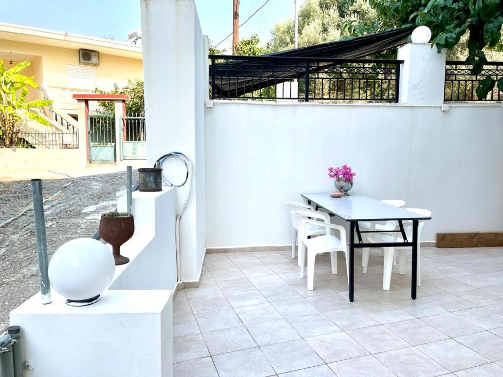Balkón nebo terasa v ubytování Crete Joy