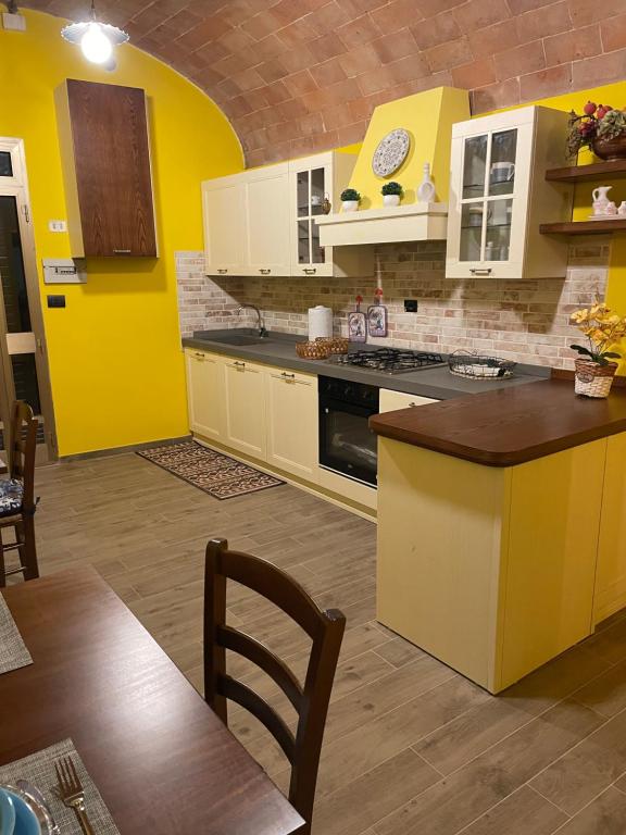 Kuchyň nebo kuchyňský kout v ubytování A casa di Bice