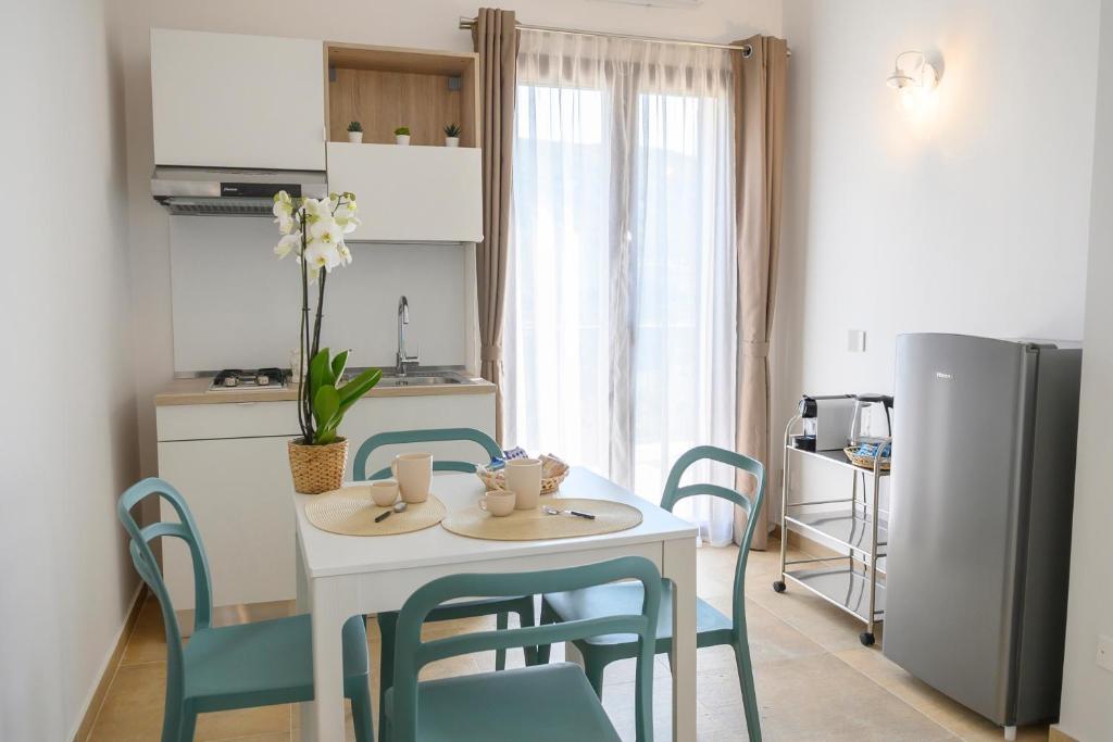 Kuchyňa alebo kuchynka v ubytovaní Le 3 Rose apartments