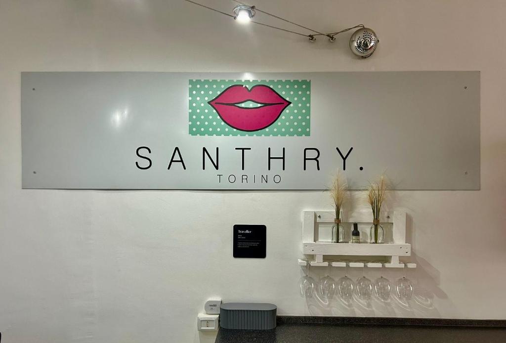 Certifikát, hodnocení, plakát nebo jiný dokument vystavený v ubytování Santhry House
