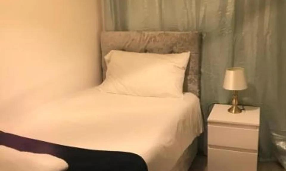 Легло или легла в стая в Everlight Basildon House