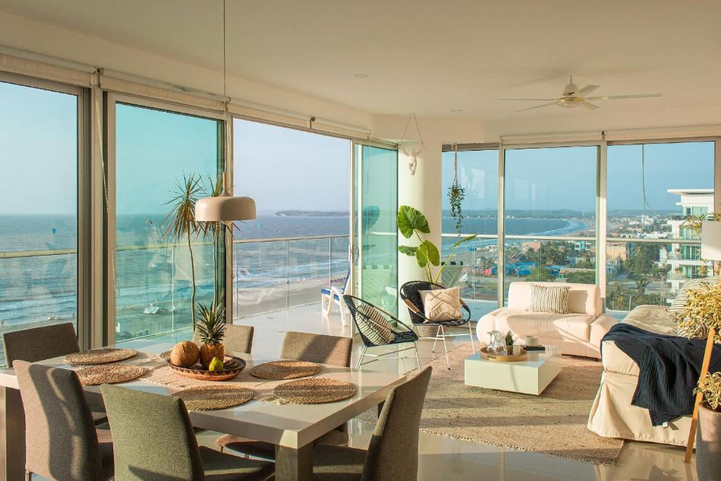 Condominio frente al mar con acceso directo a la playa Morros Epic. - Two-Bedroom Apartment