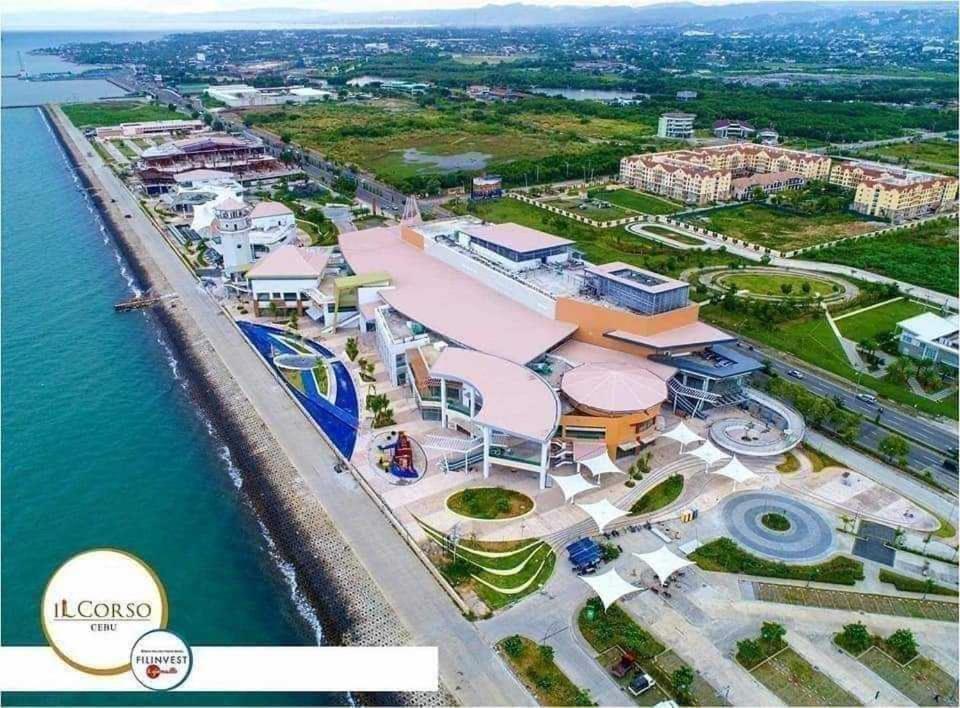 - une vue aérienne sur le littoral d'un complexe dans l'établissement Amalfi Oasis Condo near SM Seaside Cebu, à Cebu