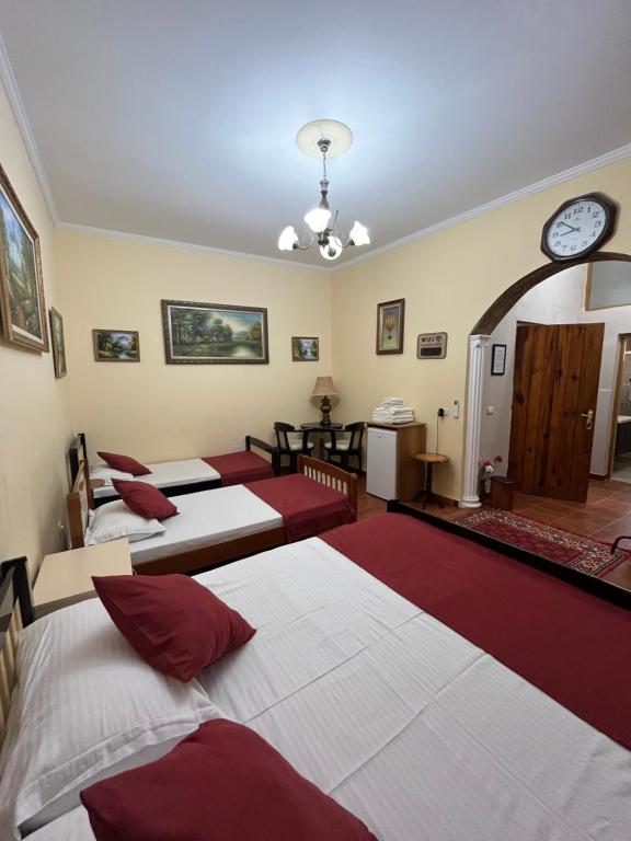 ROOMS EMILIANO Castle of Kruja - Quadruple Chambre