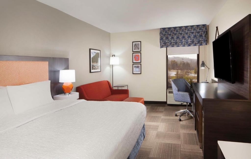 Hampton Inn Charleston-Southridge photo