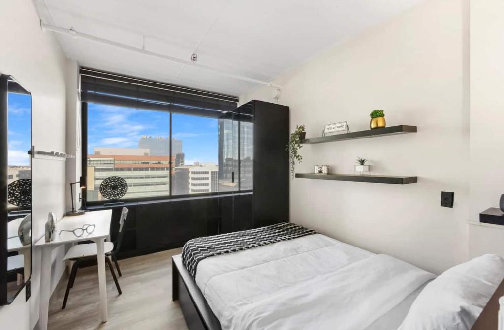Furnished Private Room With Shared Bathroom