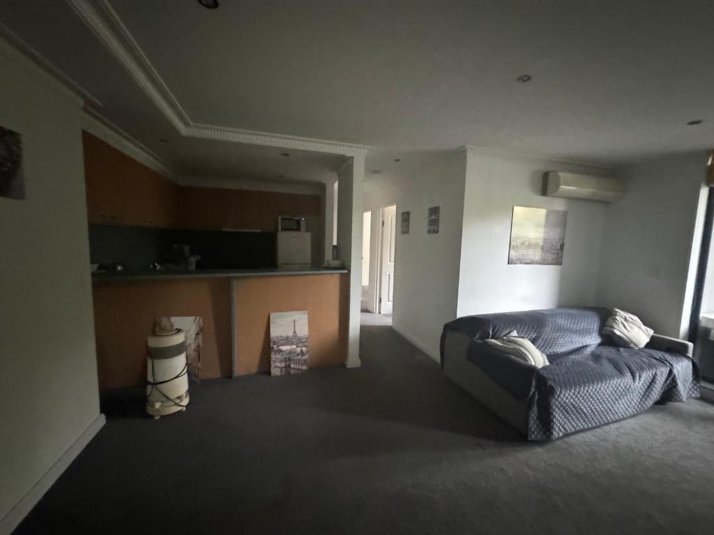 1 bedroom in 2 bedrooms apartment Surry Hills, Sydney (updated prices 2024)