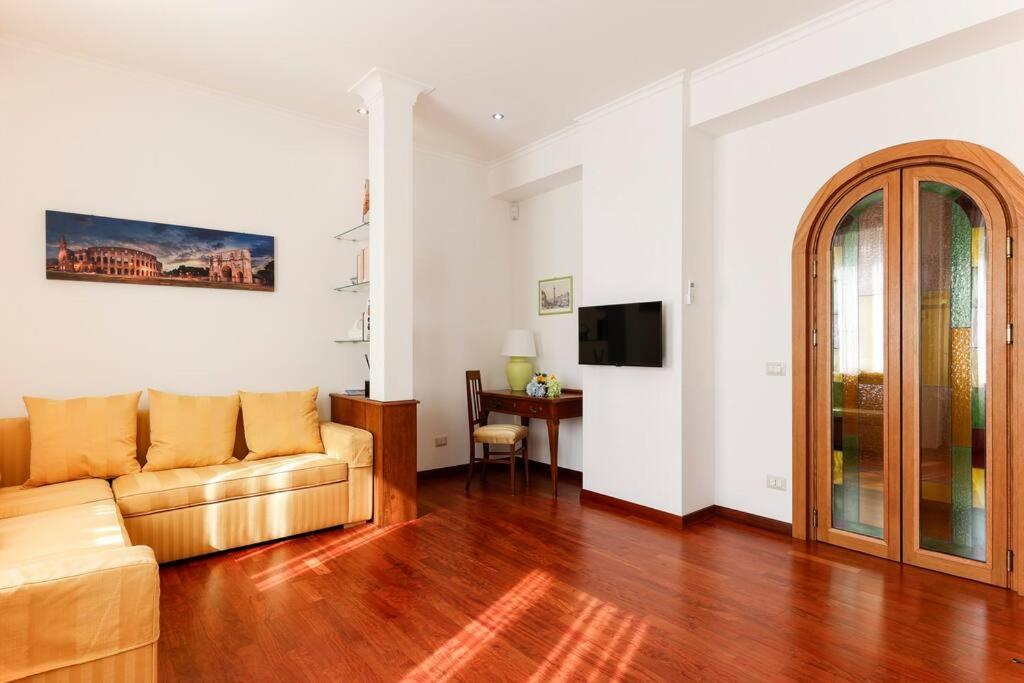 Delizioso apartment Porta Metronia Roma