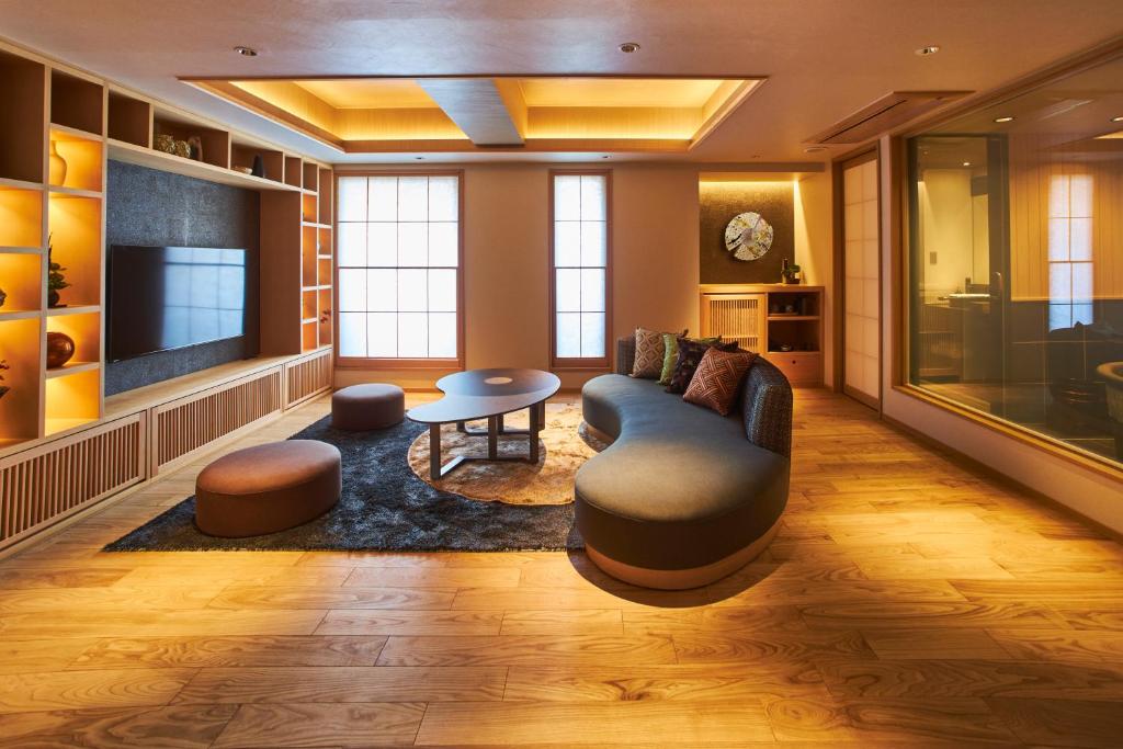 Posezení v ubytování SAKE Bar Hotel Asakusa