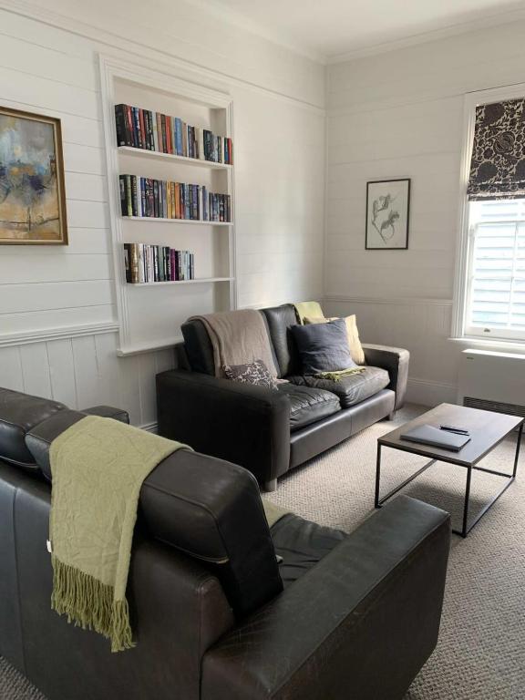 Sunny Character 1800's Cottage - Family Room