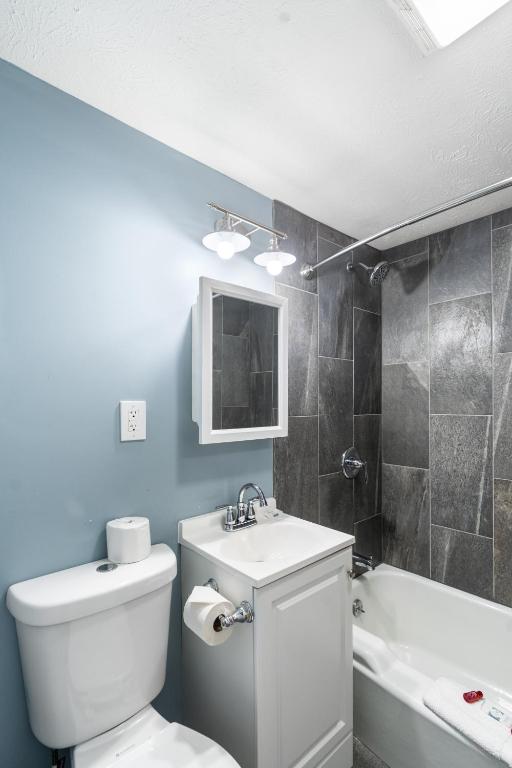Broadway Inn - 