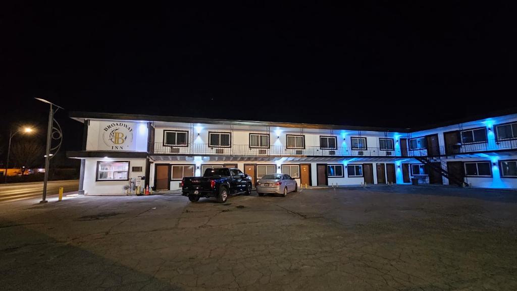 Broadway Inn - Housity