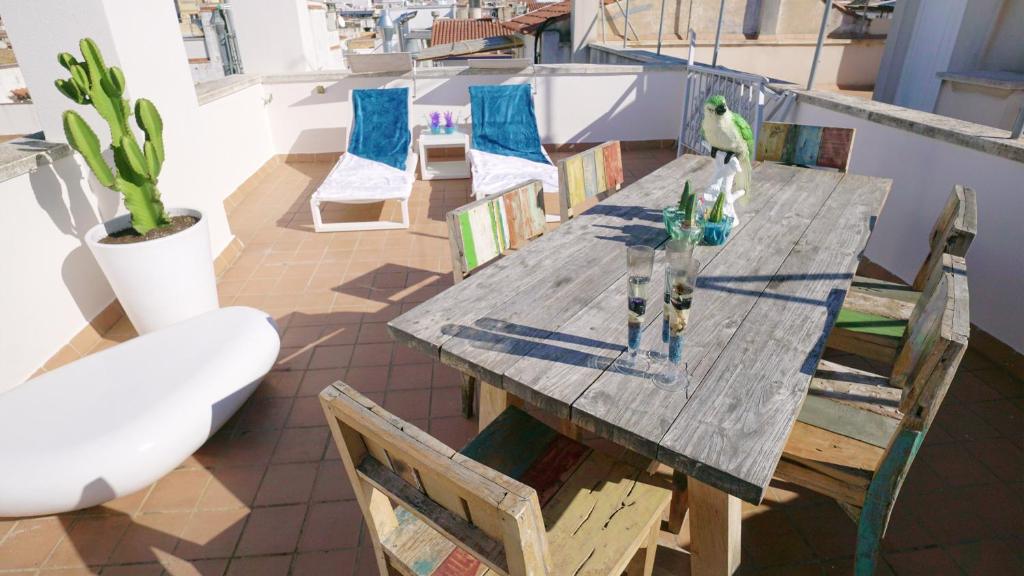 Reštaurácia alebo iné gastronomické zariadenie v ubytovaní Beachstyle Penthouse by Hello Homes Sitges