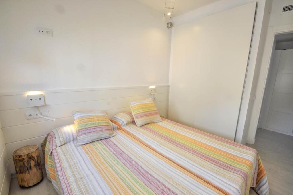 Posteľ alebo postele v izbe v ubytovaní The Luxor Apartment by Hello Homes Sitges