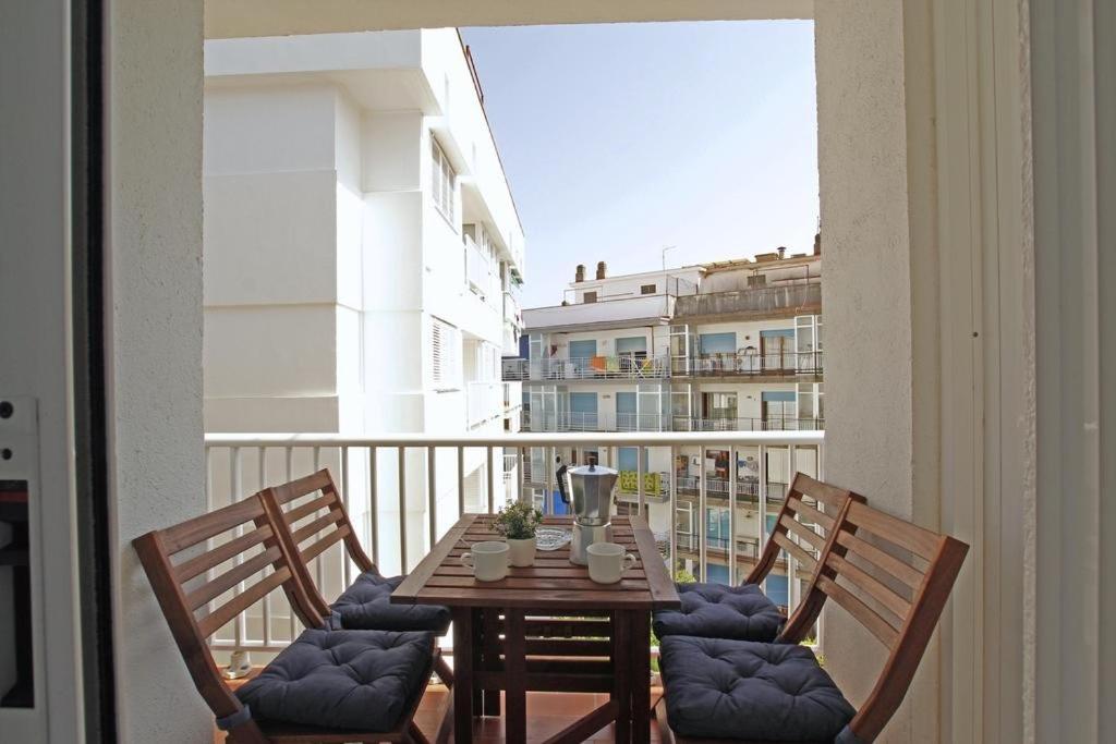 Balkón nebo terasa v ubytování Warm Sands Apartment by Hello Homes Sitges