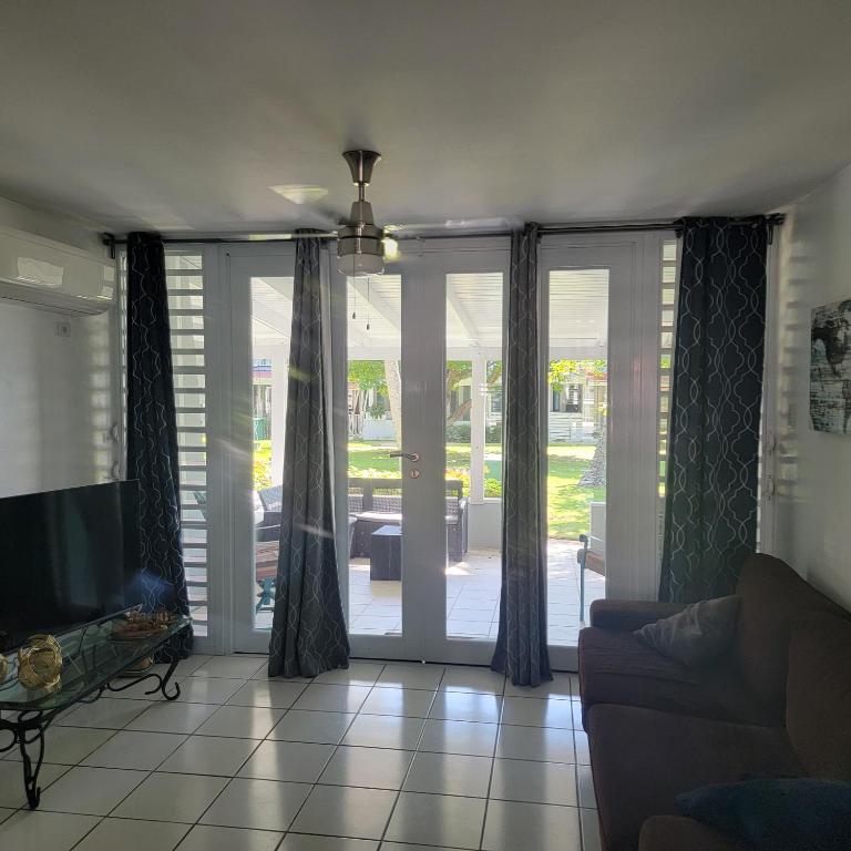 Posezení v ubytování Dorado Beach Condo