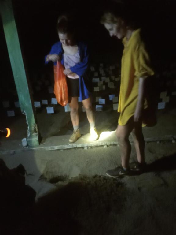 Hosté ubytování HENDRO'S SURF CAMP Pulau merah