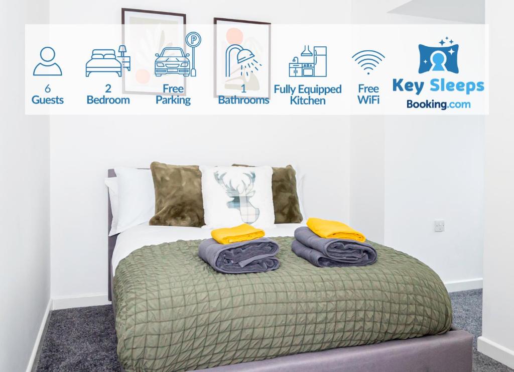 een poster van een slaapkamer met een bed en een trofee bij Stunning flat near the Lake in Gosport