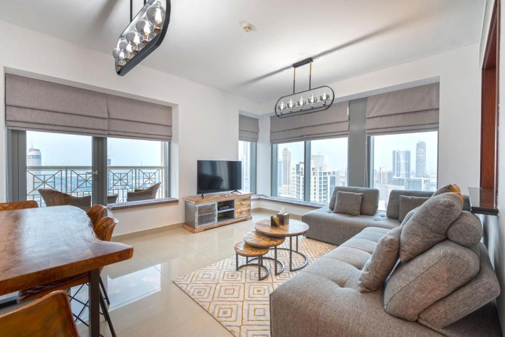 Гостиная зона в Spectacular Burj Khalifa & Fountain View 2 Bedroom Apartment, 29 Boulevard Tower