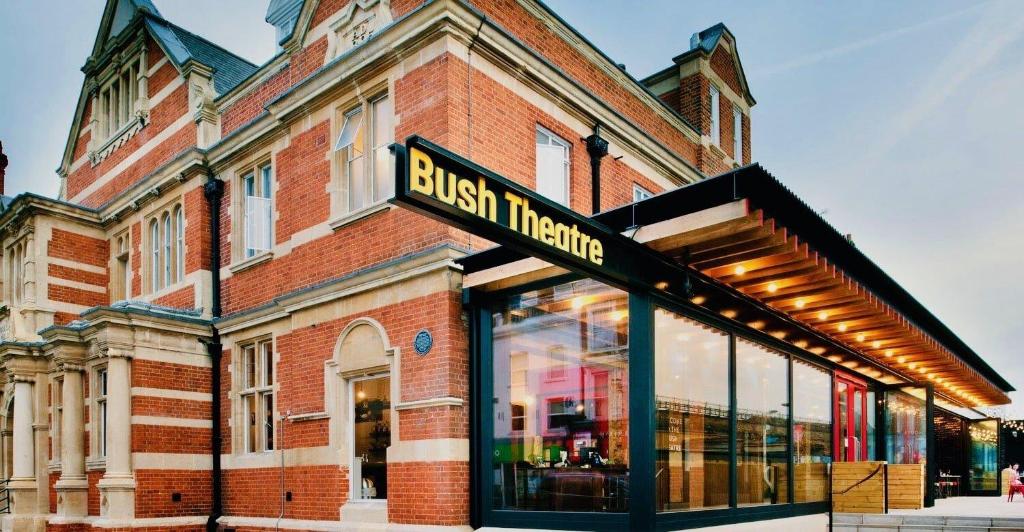 London Budget Bliss, London W12, white city, shepherd's bush market - Resim 25