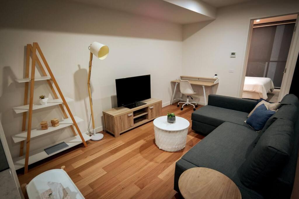 Gallery image of Braddon 1BR Apt, WiFi, Secure Parking, AMAZING LOCATION in Canberra