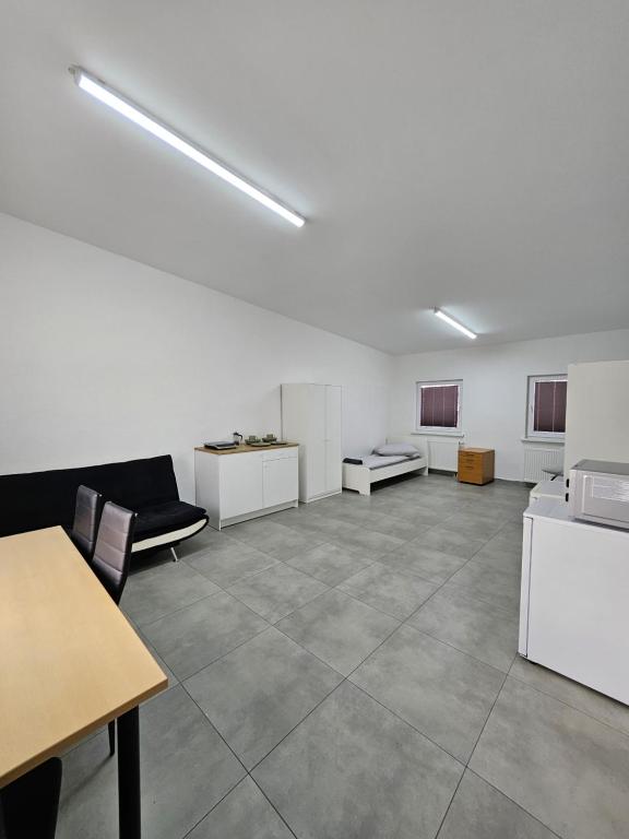 Mieterlux Frankfurt Heusenstamm - Camera Tripla Con Bagno In Comune