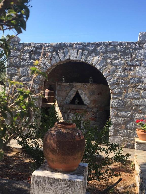 Fotografie z fotogalerie ubytování Charouda stone tower xenonas v destinaci Pirgos Dhirou