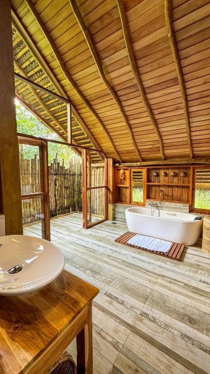 Balkón nebo terasa v ubytování Glamping Wilpattu by Thamaravila