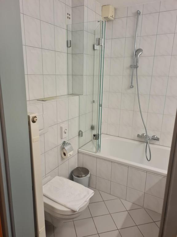 Koupelna v ubytování Hotel Bessunger Forst