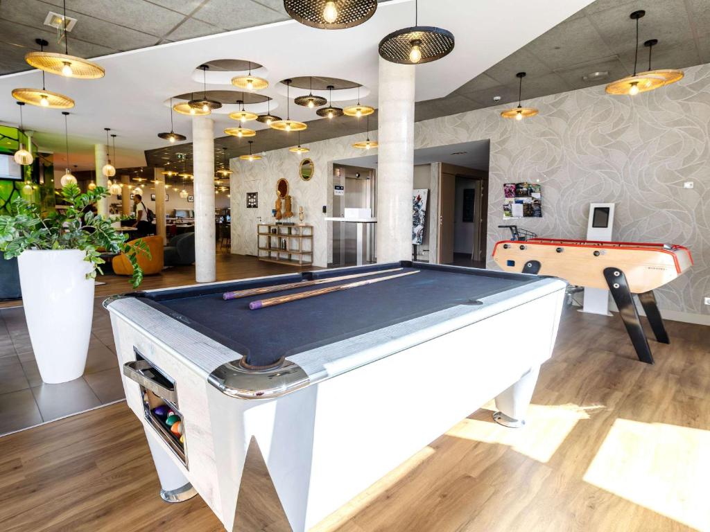 Biliár nebo kulečník v ubytování ibis Styles Troyes Centre