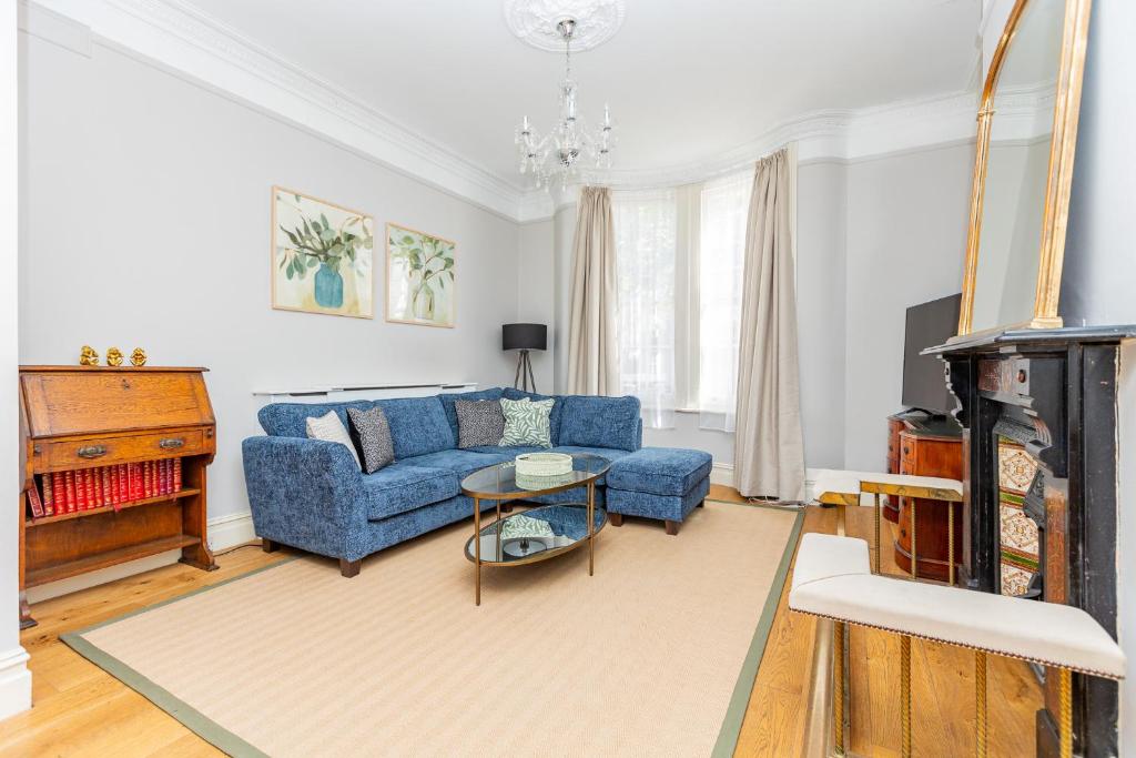Charming 4 Bed Victorian House in Clapham Old Town, London (updated ...