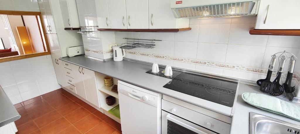 Kuchyňa alebo kuchynka v ubytovaní AP376 - Casa Linda Valparaiso