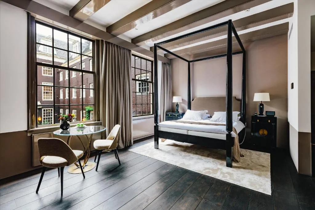 Luxury Suite with Garden View