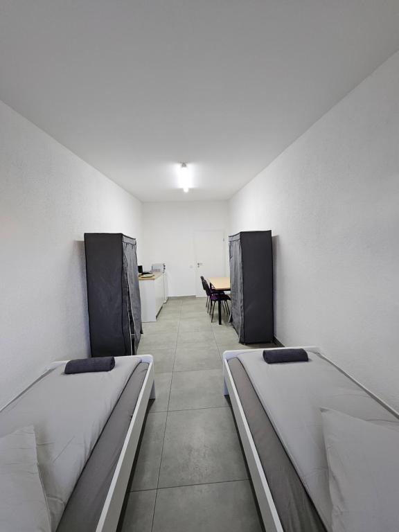 Mieterlux Frankfurt Heusenstamm - Camera Doppia Con Bagno In Comune