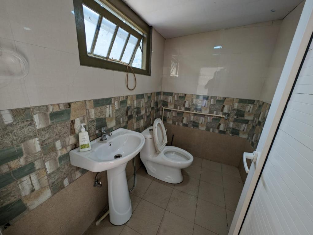 Een badkamer bij RT Mutbu