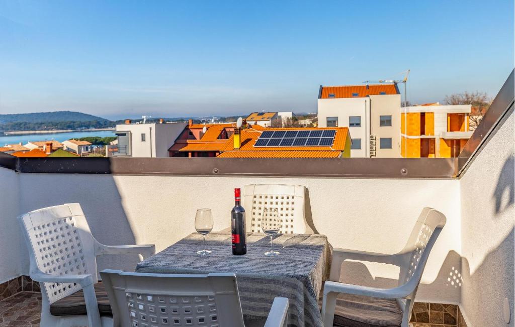 Beach Front Home In Medulin With Wifi