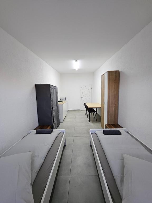 Mieterlux Frankfurt Heusenstamm - Camera Doppia Con Bagno In Comune
