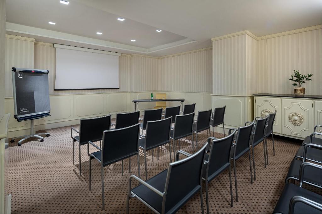 The business area and/or conference room at Palace Catania | UNA Esperienze