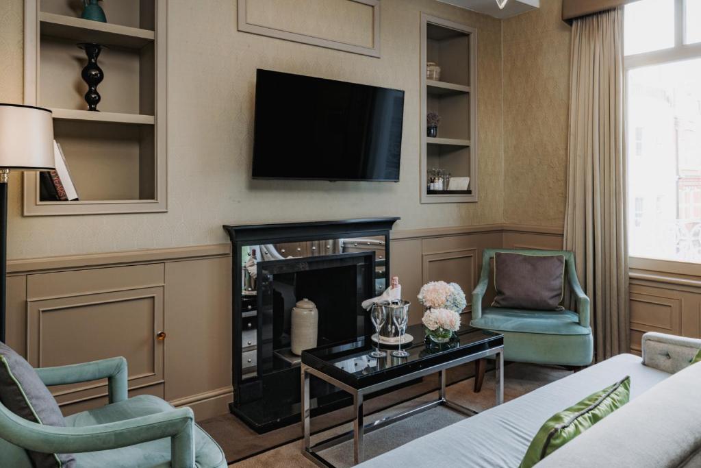 Althoff St James's Hotel & Club London - Deluxe King Suite