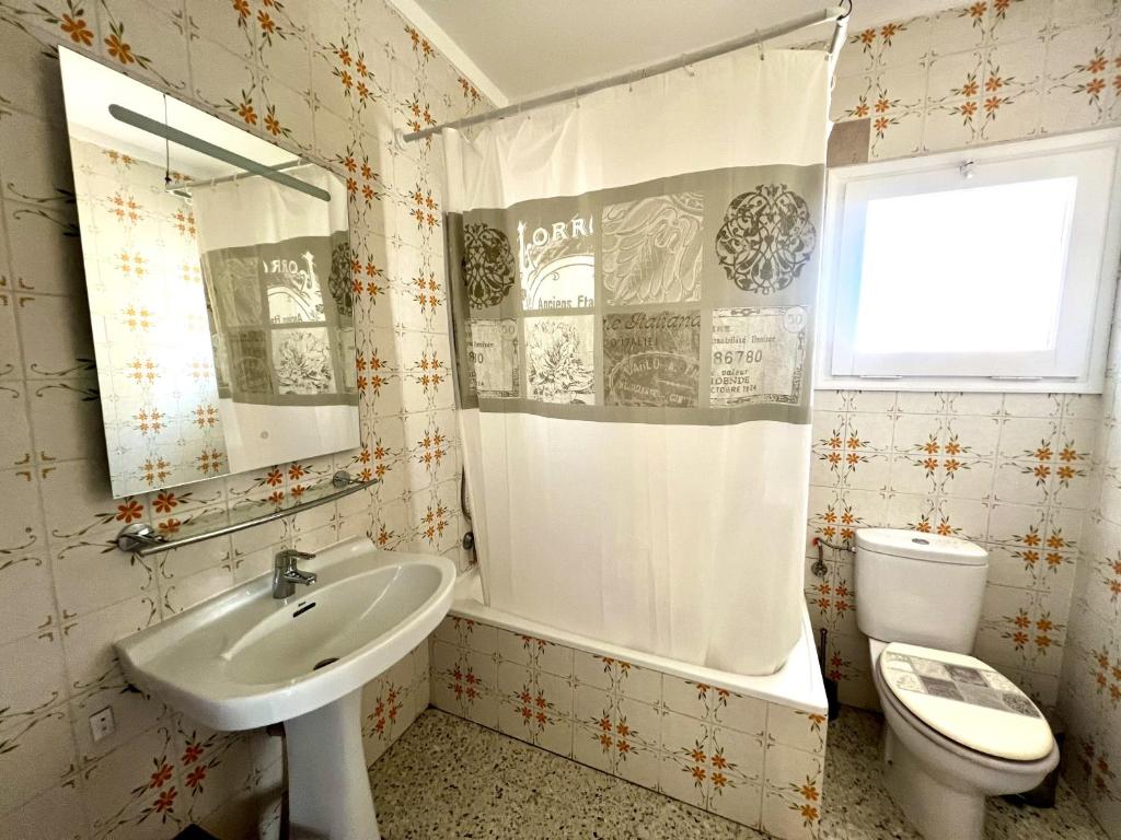 Fotografia z galérie ubytovania Calderon Casa Muy cerca de la Playa v destinácii Roses